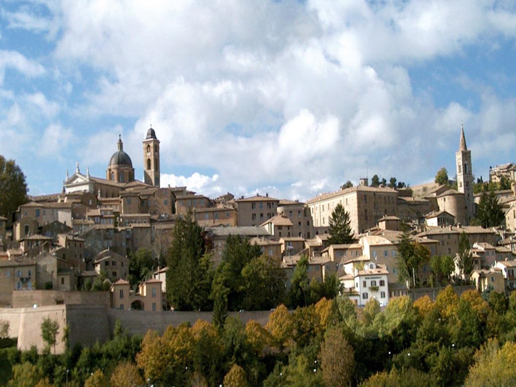 Hotel Bonconte Urbino Luaran gambar